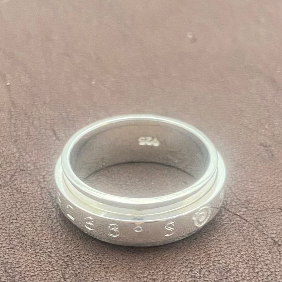 Mini GPS Spinner Ring with Ndoro
