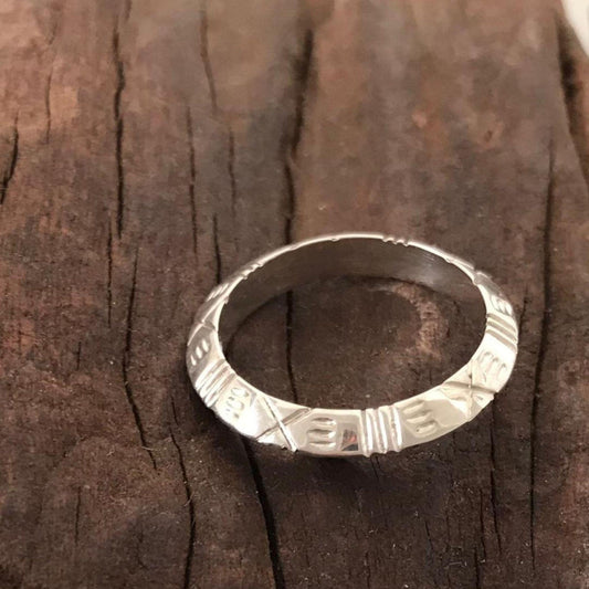 Ndebele Sterling Silver Ring inspired by the painting on the Ndebele Huts in the Matobo region of Zimbabwe