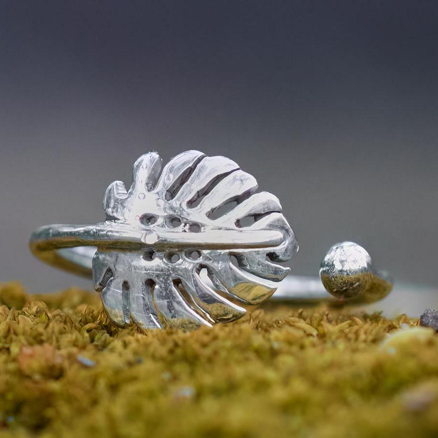 Monster Leaf Cuff Ring